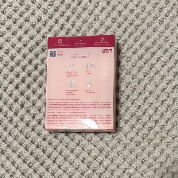Glamnetic Press-On Nails Pinch Me Short Oval NWT - Picture 7 of 7